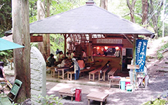山乗渓谷そうめん流し 涼水亭