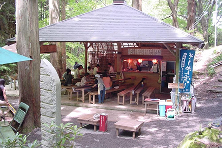 山乗渓谷そうめん流し 涼水亭